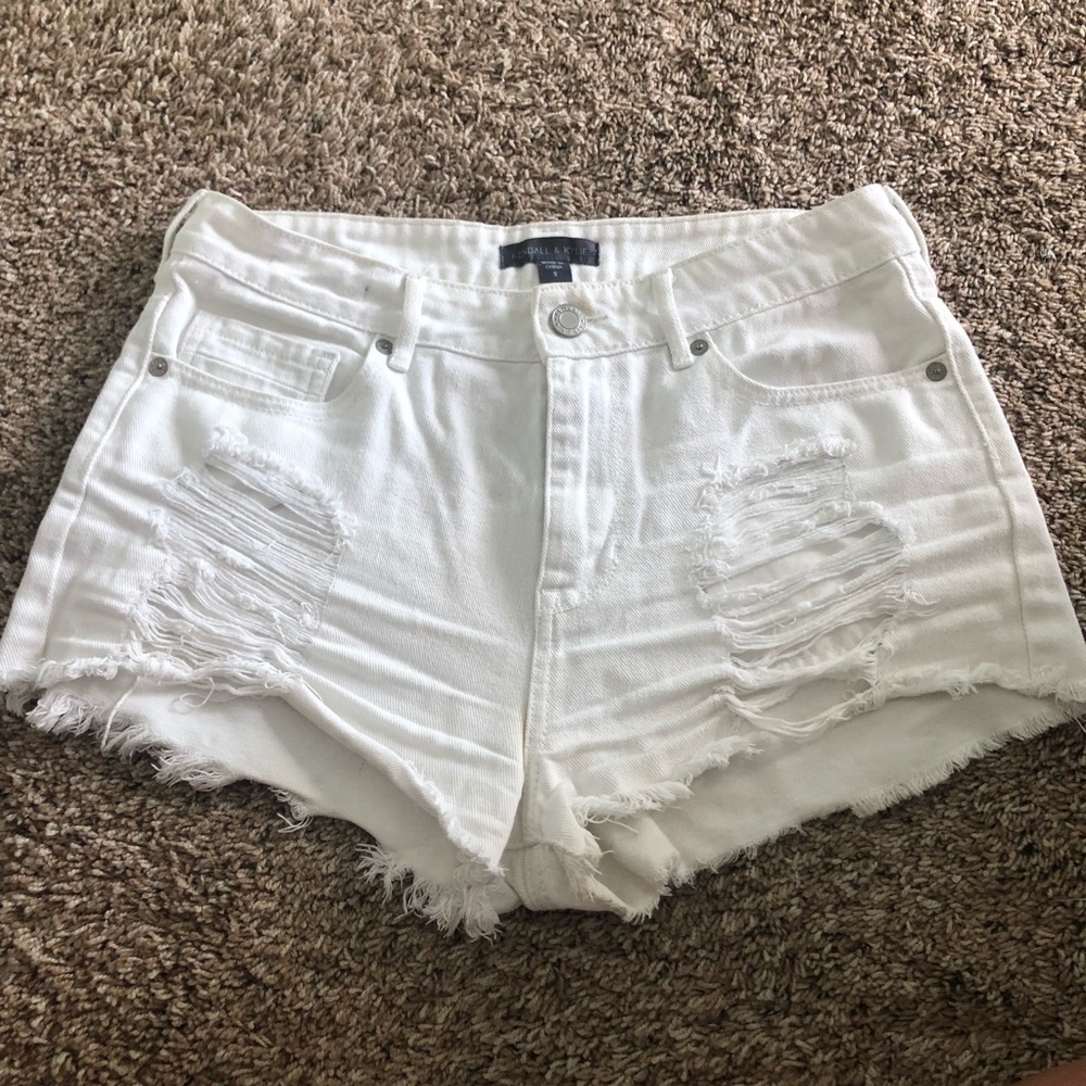 KENDALL & KYLIE JEAN RIPPED JEAN SHORTS